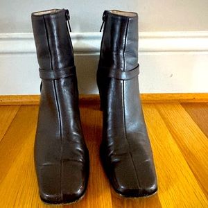 Salvatore Ferragamo brown leather ankle boots EU size 36